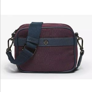 PRICE FIRM. NEW LULULEMON Mini Crossbody Bag